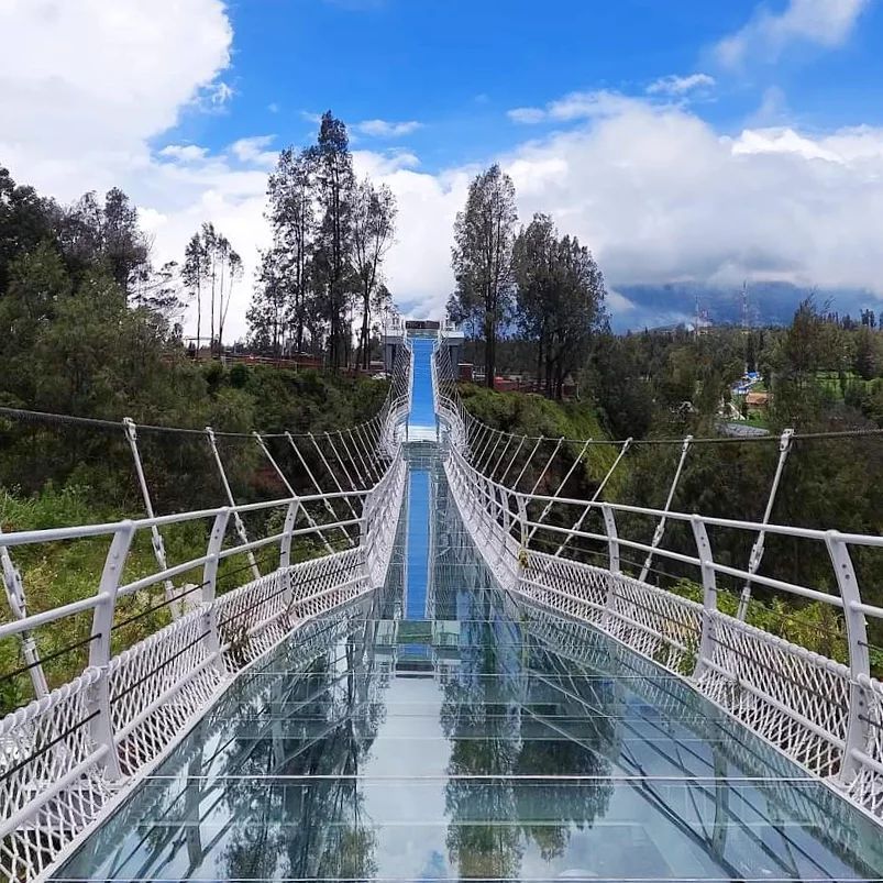 5 Tempat Wisata Terbaru di Bromo, Ada Jembatan Kaca!