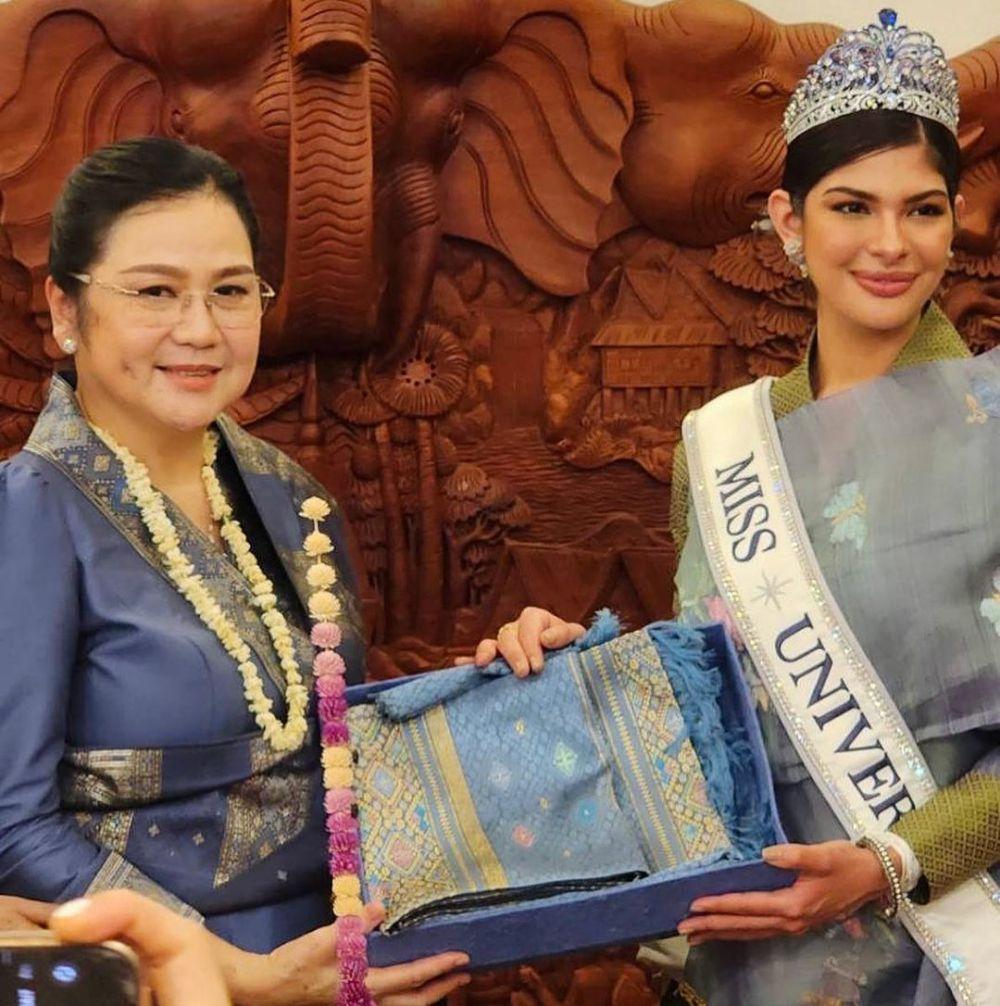 7 Potret Kunjungan Miss Universe 2023 ke Laos, Seru Abis!