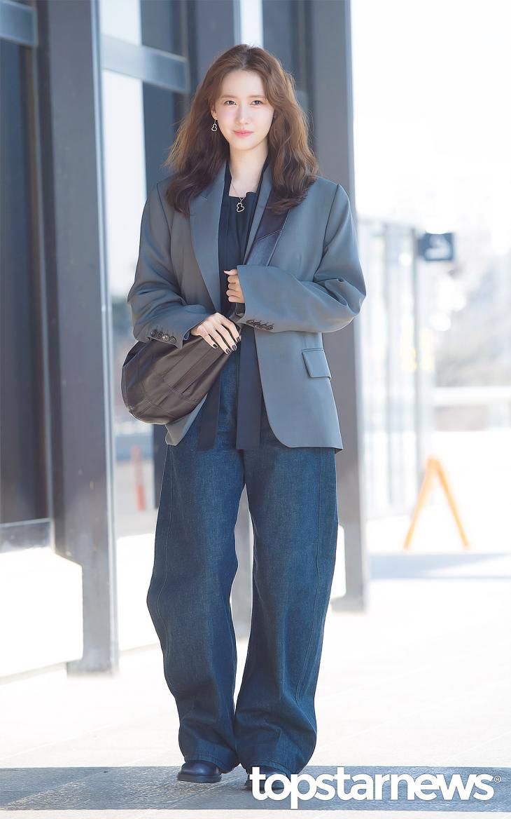 10 Ide Airport Fashion ala Aktris Korea, Look Modis Semua!