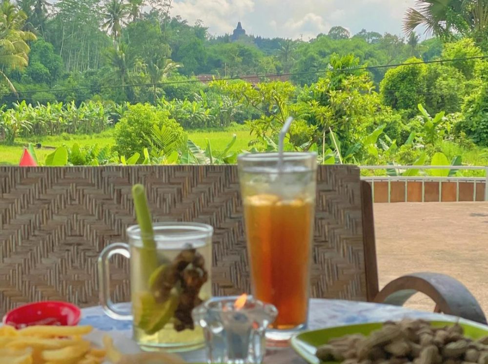 8 Info D'Cikalan Borobudur, Nongkrong Seru View Persawanan