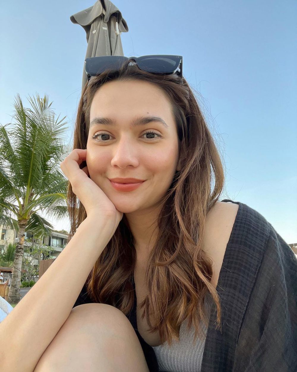 8 Inspirasi Daily Makeup Look ala Mayang Yudittia, Kece Banget!