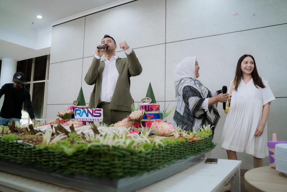 7 Potret Syukuran Kantor Baru RANS, Ajak Baby Lily