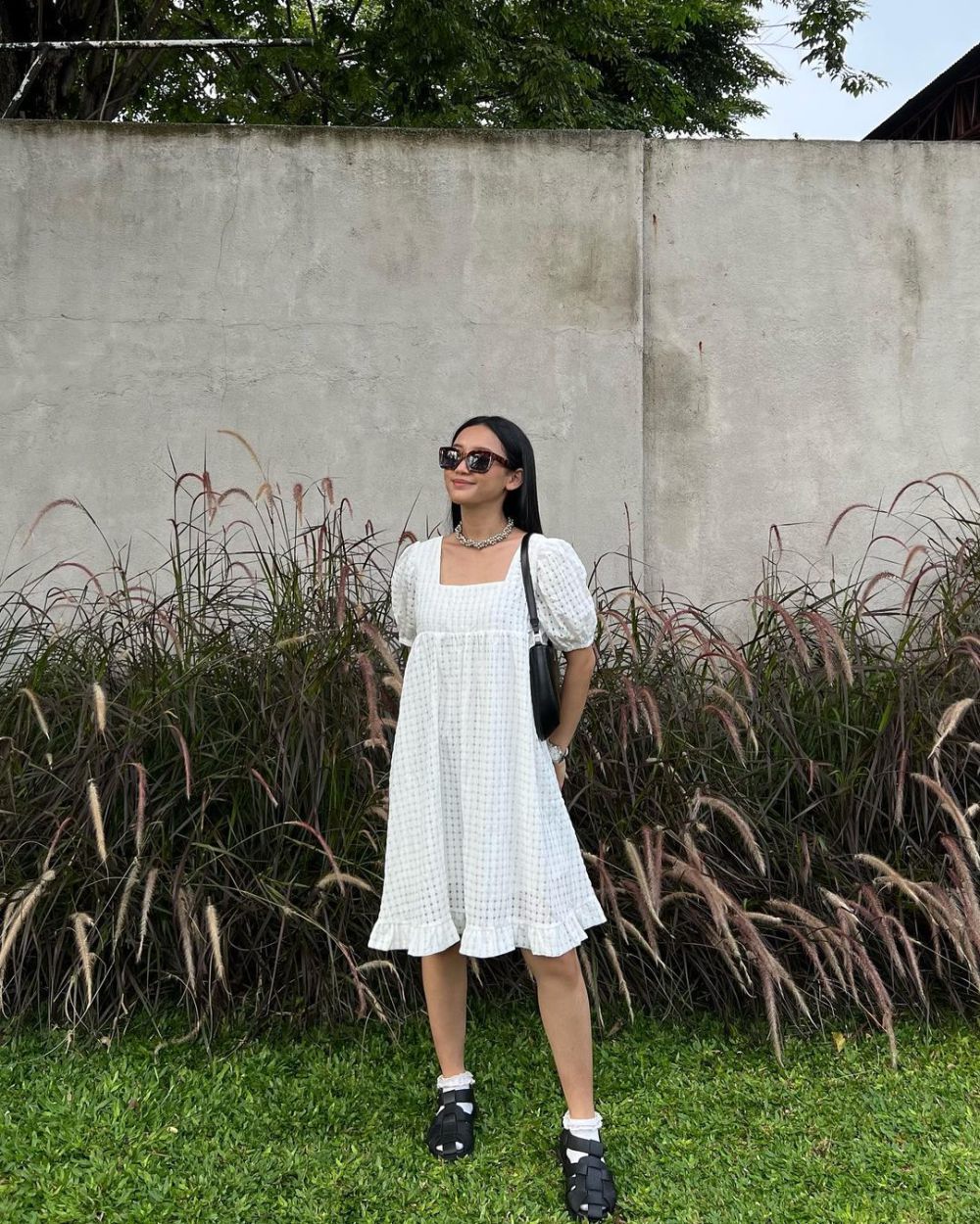 10 Koleksi Outfit Kencan ala Rania Azzahra yang Clean dan Minimalis! 