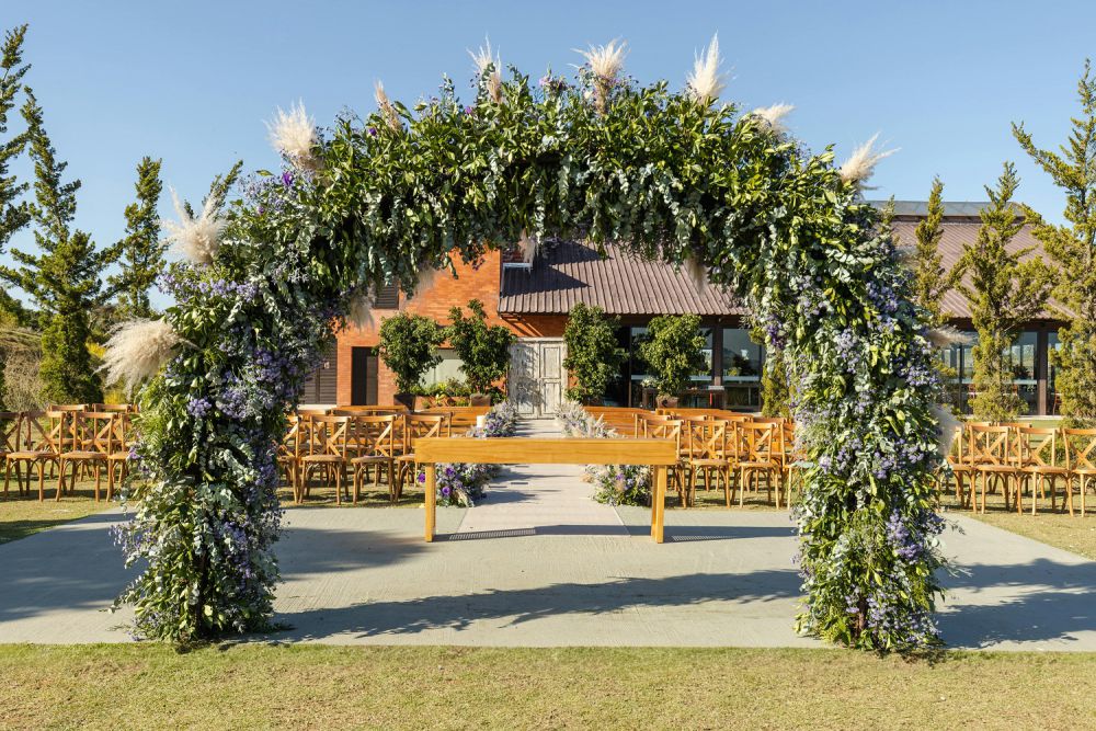 9 Ide Dekorasi Private Wedding di Alam Terbuka, Bebas tapi Tetap Intim