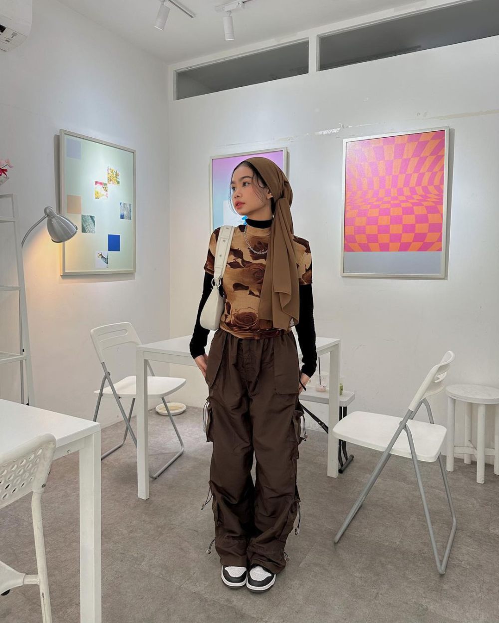 20 Inspirasi Style Y2K Hijab ala Nola Clara yang Stylish