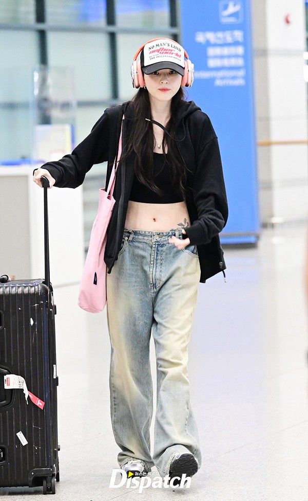 10 Ide Airport Fashion ala Aktris Korea, Look Modis Semua!