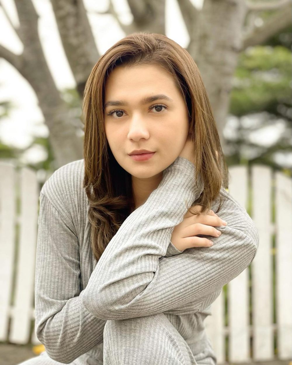 8 Inspirasi Daily Makeup Look ala Mayang Yudittia, Kece Banget!