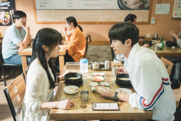 4 Modifikasi Drakor Lovely Runner dari Versi Webtoon