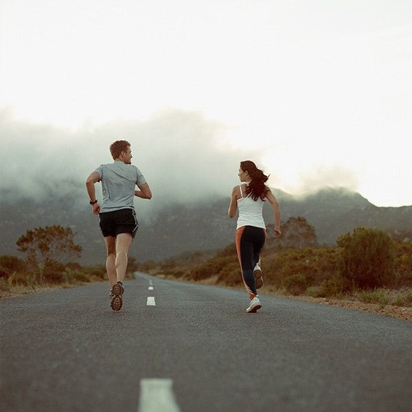 5 Manfaat Jogging Sore  untuk Kesehatan Tubuh