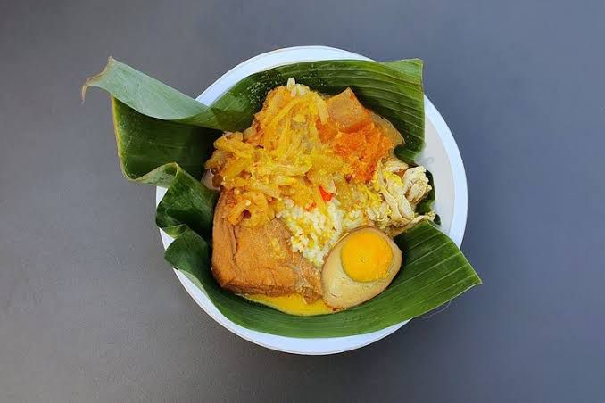 5 Rekomendasi Tempat Makan Nasi Ayam Terenak di Semarang
