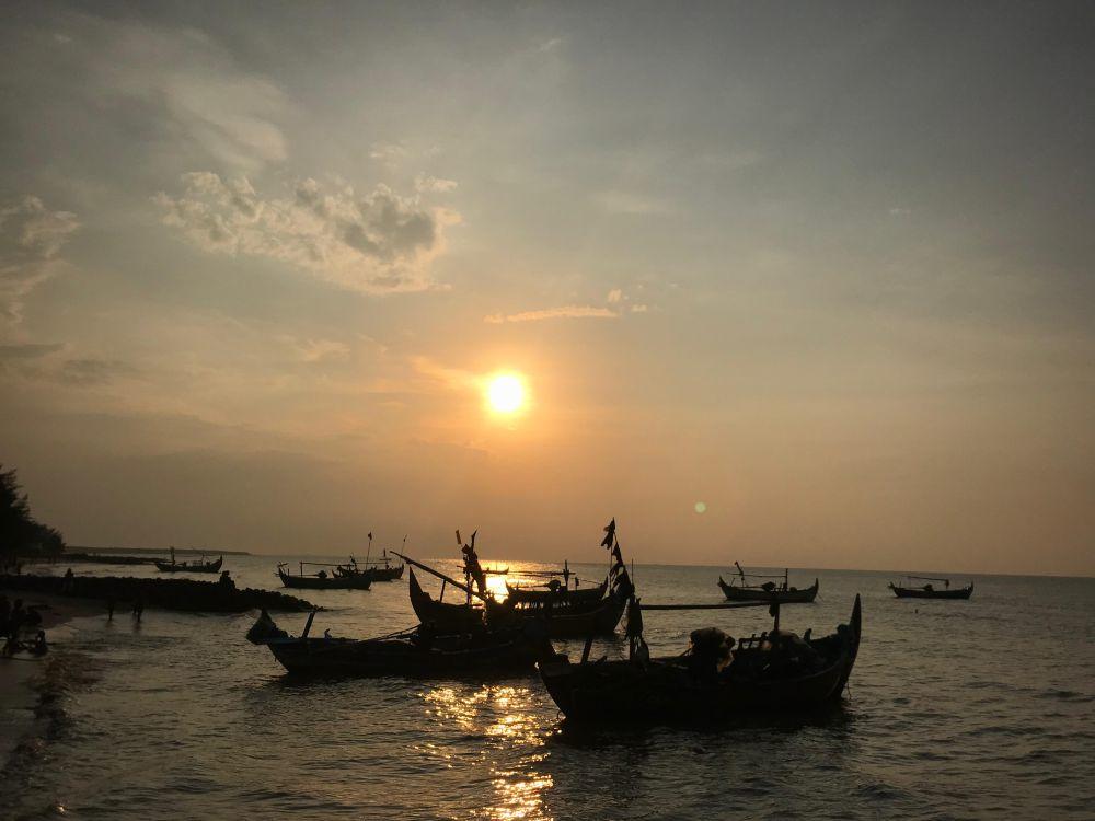 Pantai Pasir Putih Wates Rembang: Lokasi, Rute, dan Tipsnya