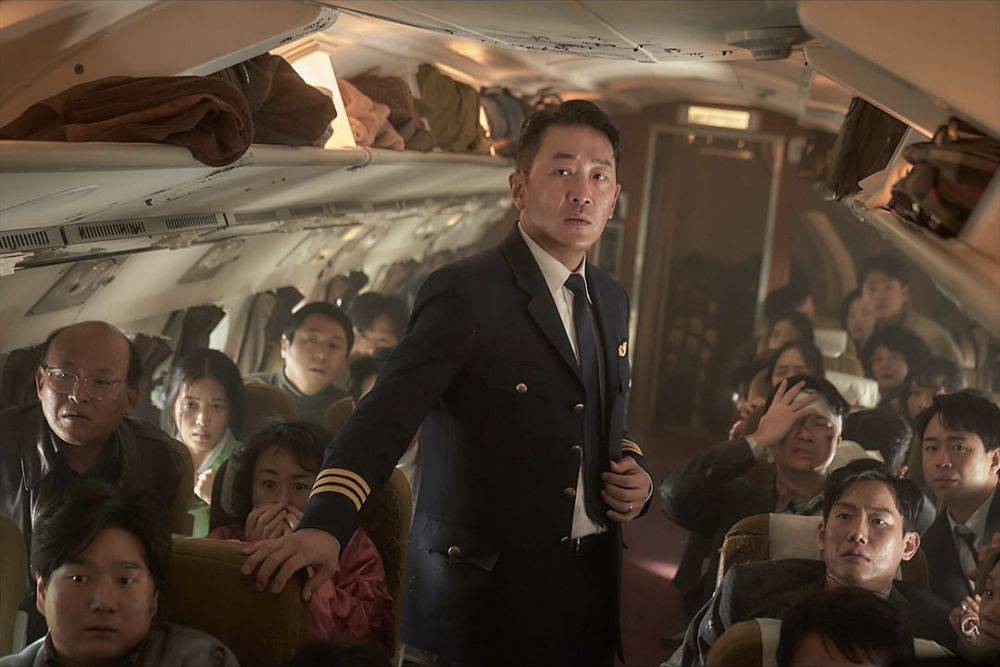 7 Facts about Ha Jung Woo's Role in the Film Hijacking, Become a Copilot!