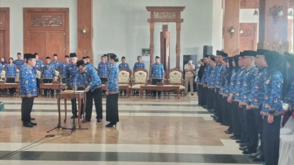 Kisah Guru Honorer di Madiun, 20 Tahun Mengabdi dan Baru Diangkat PPPK