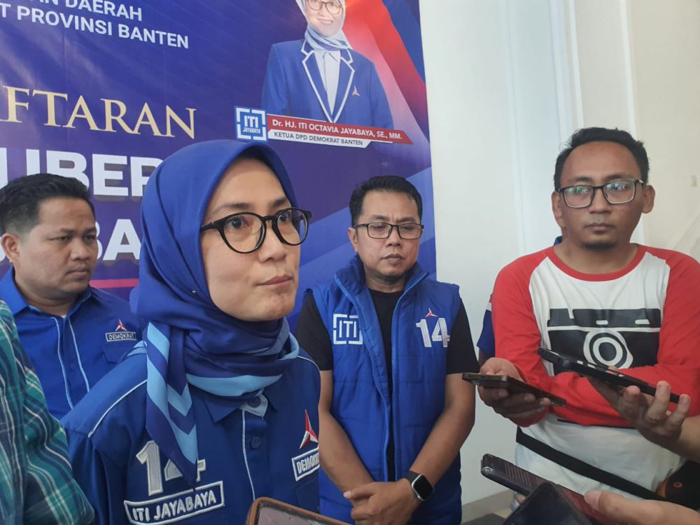 Daftar ke Demokrat, Arief Ajak Iti Jadi Pendamping di Pilgub Banten