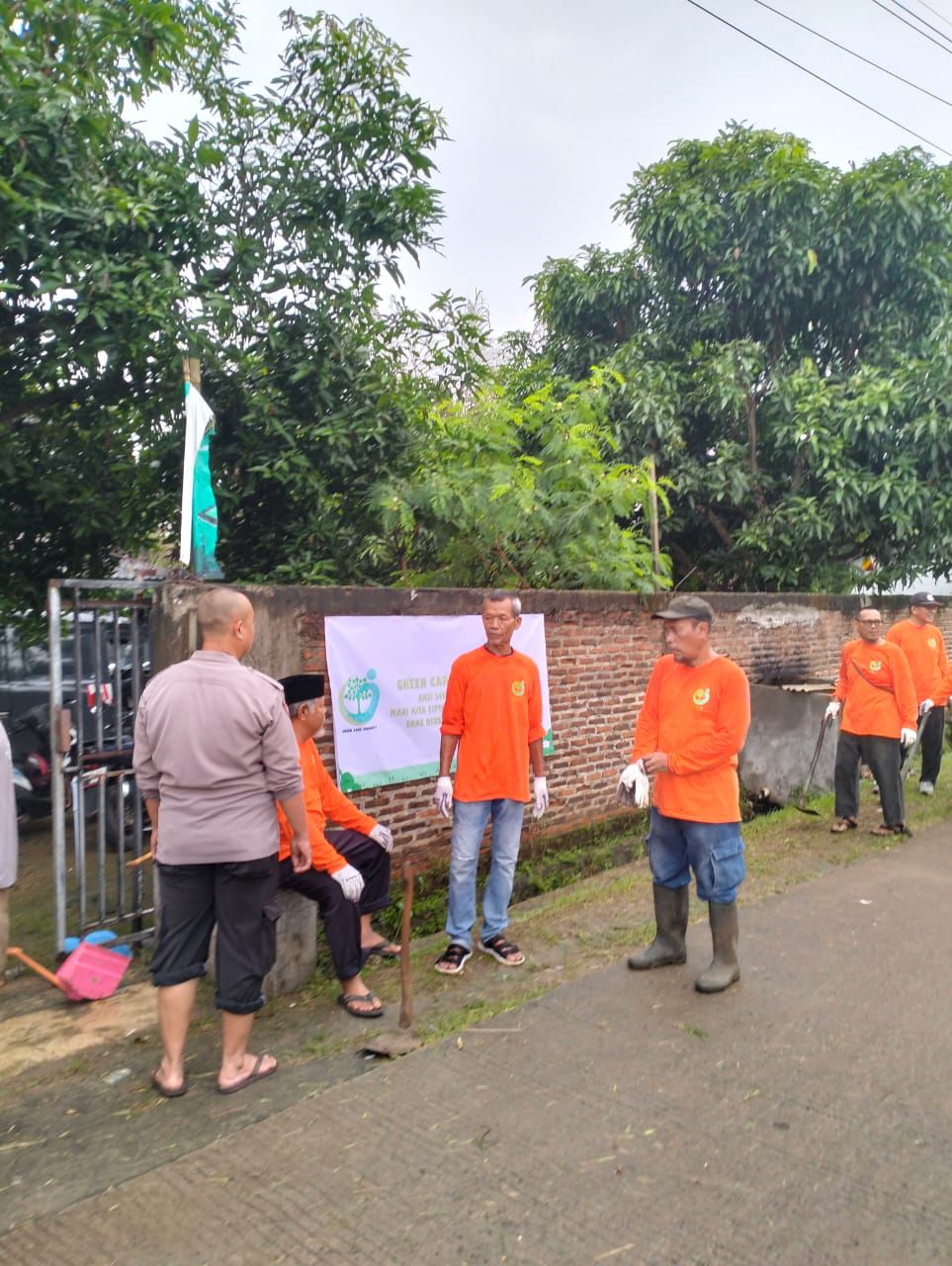 Antisipasi DBD, Warga Serang Bersihkan Lingkungan Saat Libur Panjang