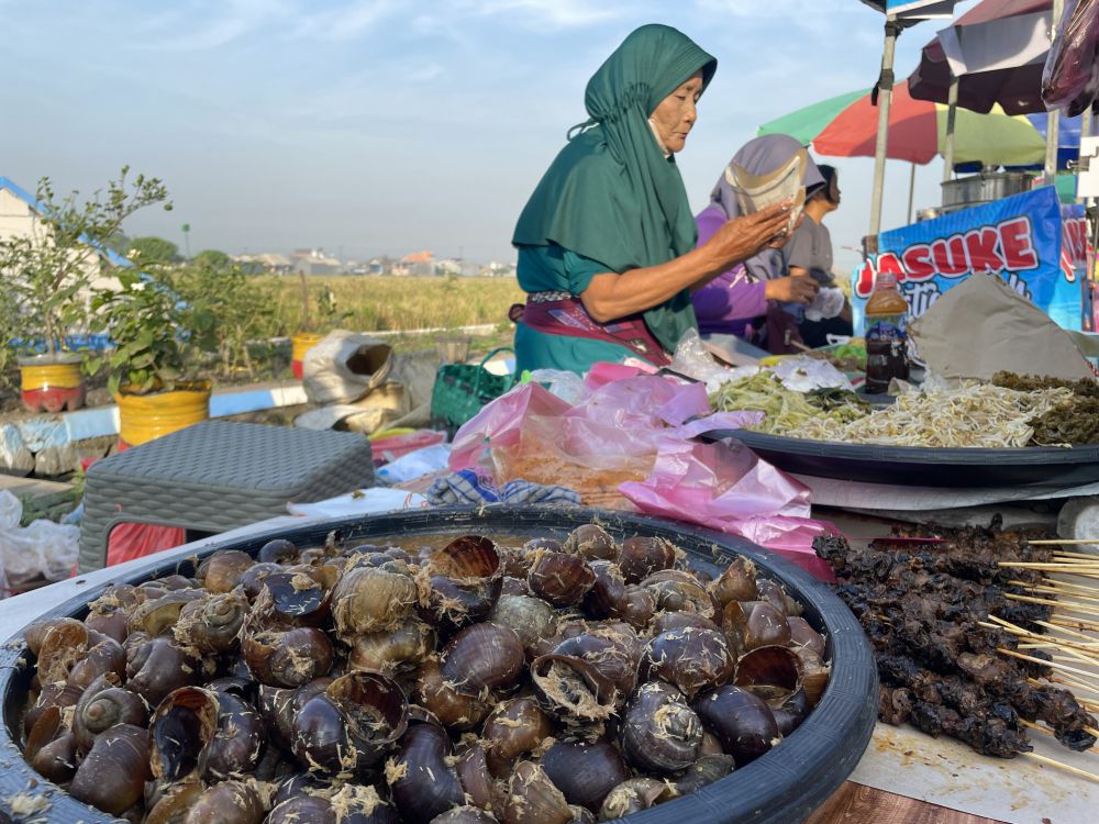 Serunya Berburu Kuliner Jadul di Pasar Jumat Legi Sidoarjo