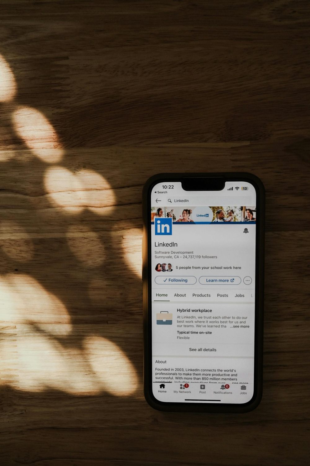 10 Cara Mengoptimalkan Profil LinkedIn untuk yang Baru Memulai  