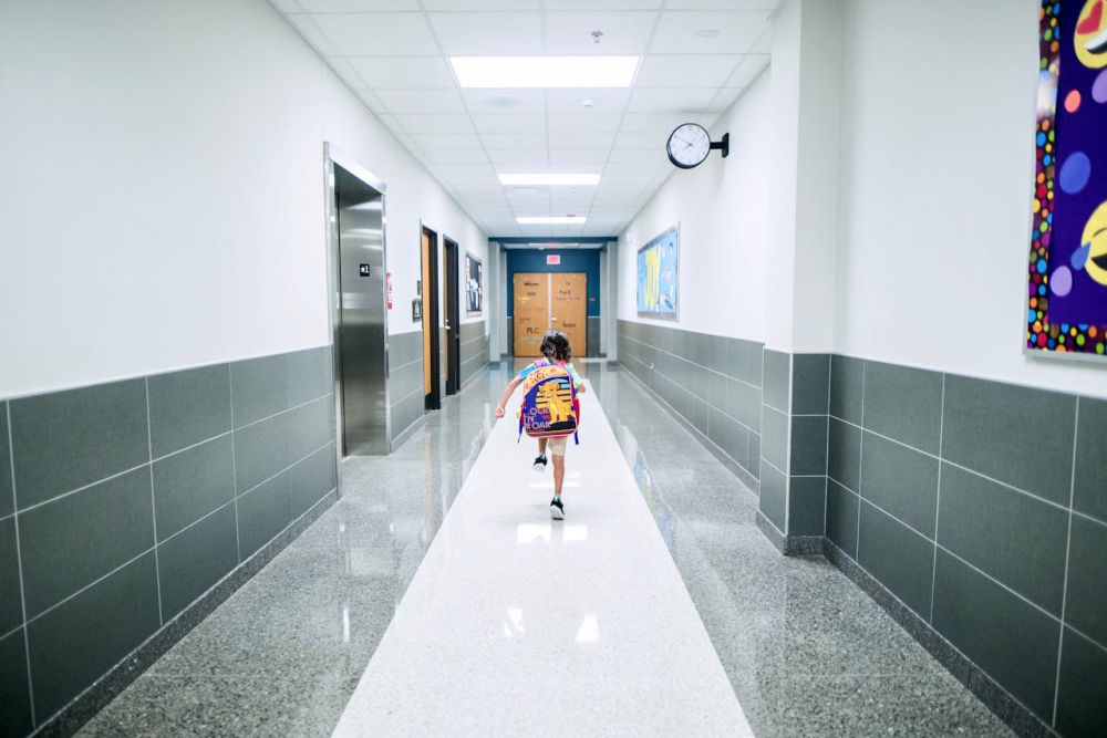4 Tips Efektif Anak Semangat di Hari Pertama Sekolah 