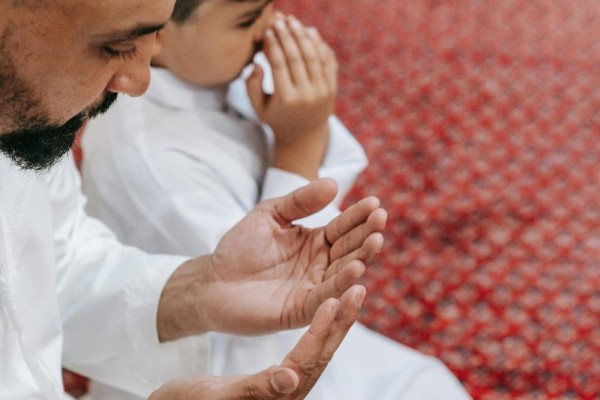 4 Tips Efektif agar Anak Mudah Menghafal Doa dan Mengaplikasikannya 