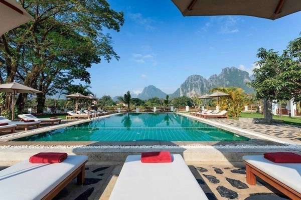 7 Potret Riverside Boutique Resort Vang Vieng, Pesona Alam!