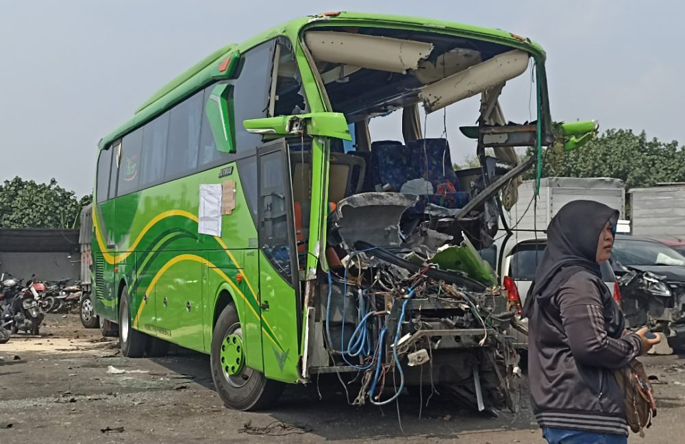 Sopir Bus Study Tour Tertidur Sebelum Menabrak Truk di Tol Jombang