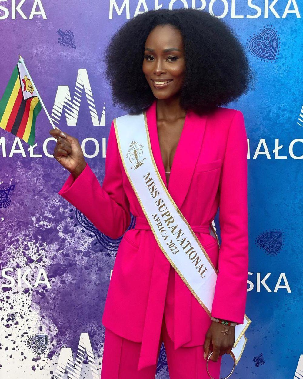 7 Potret Miss Universe Zimbabwe 2024 Sakhile Dube, Gorgeous!