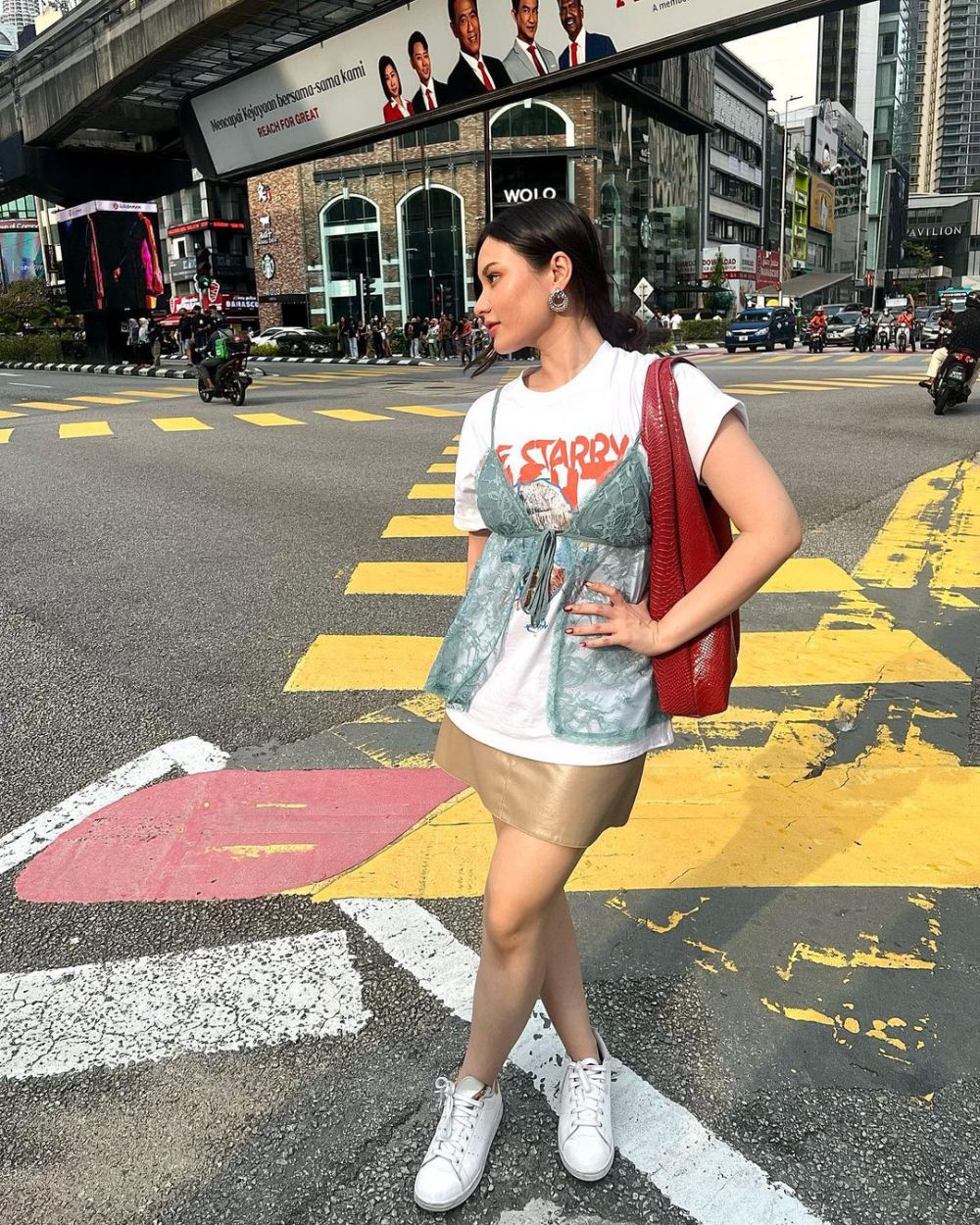 9 Inspirasi Outfit Y2K Style ala Adifa Nadira, Hits Abis!