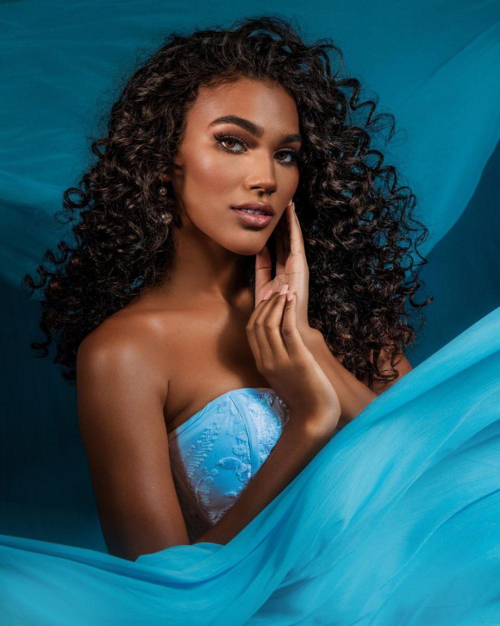 7 Potret Miss Universe Curacao 2024 Kimberly de Boer