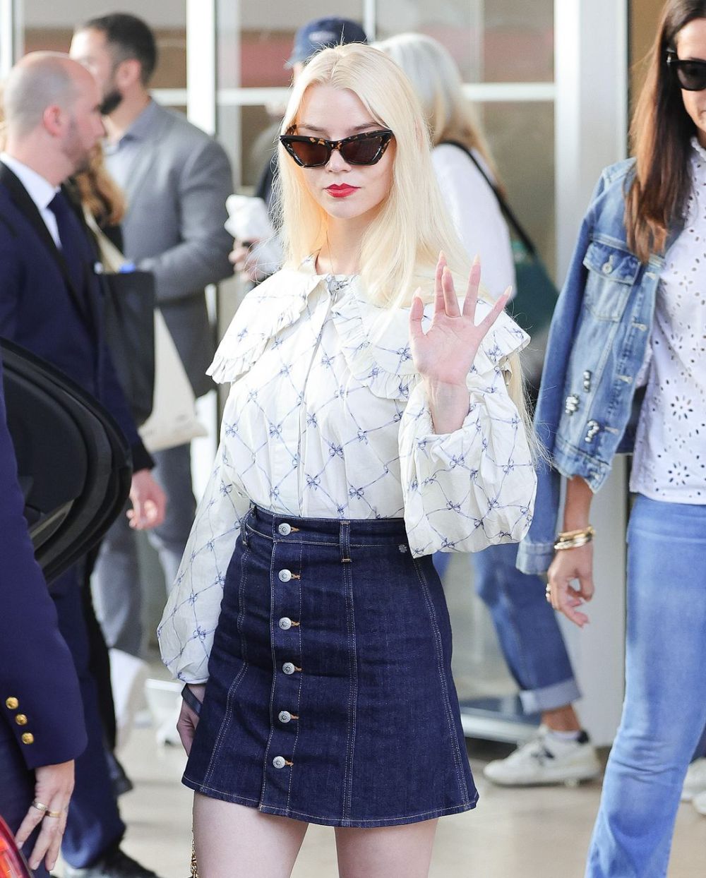 8 Outfit Anya Taylor-Joy di Cannes Film Festival 2024, Fashionable!