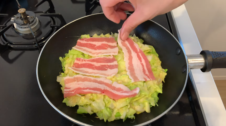 Resep Okonomiyaki Khas Osaka, Pancake Gurih Andalan Jepang! 