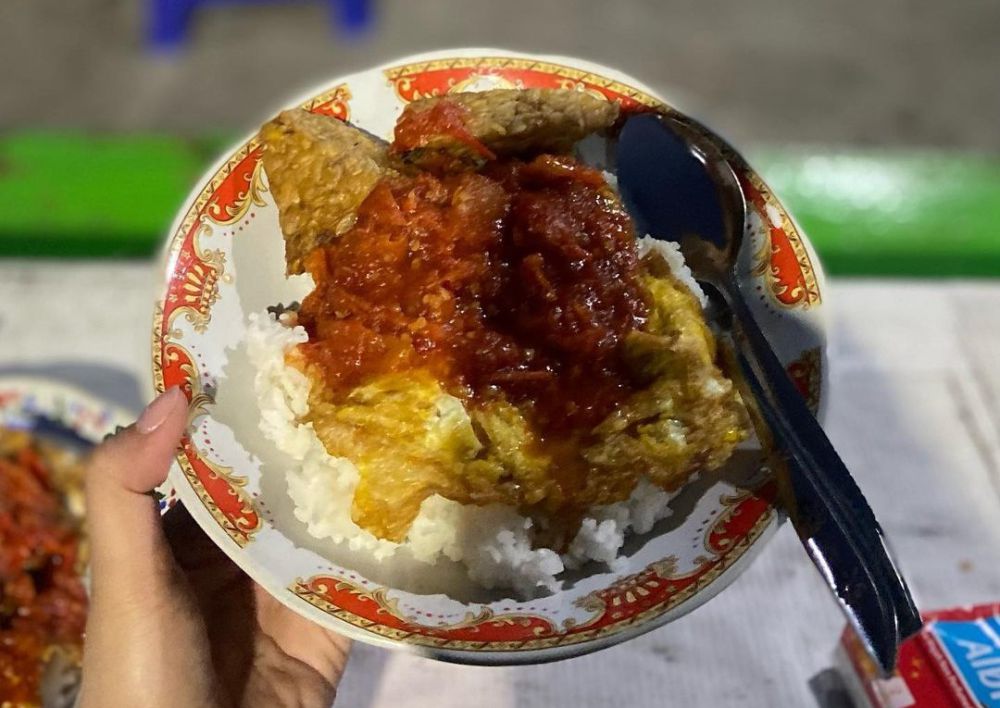 5 Tempat Makan Malam di Sekitar Stasiun Wonokromo Surabaya 