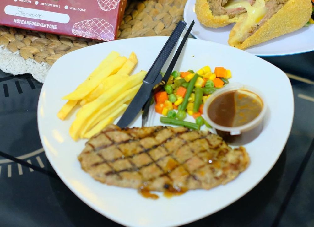 5 Rekomendasi Steak Enak di Jember, Dagingnya Empuk