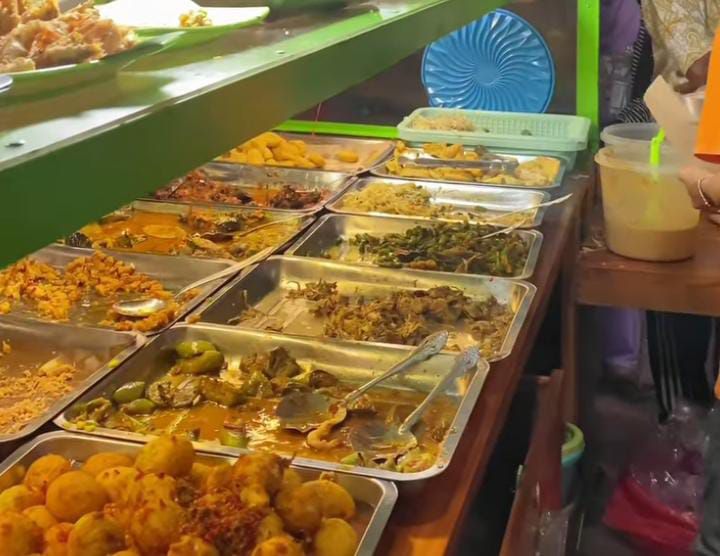 7 Tempat Sarapan Nasi Pecel di Sekitar Alun-alun Jember