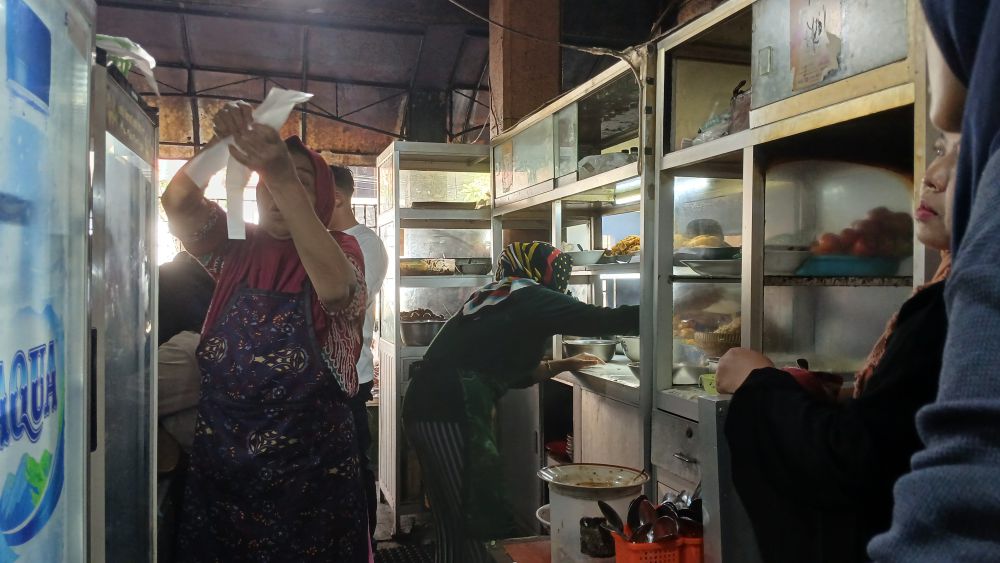 Warung Makan Bu Sum, Tempat Makan Legendaris di Pasar Beringharjo