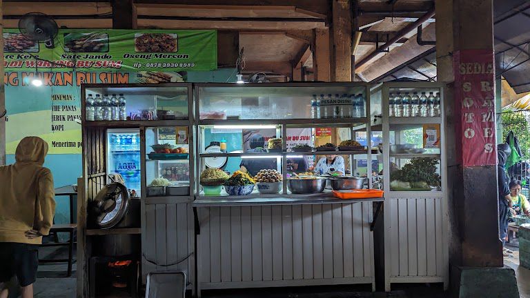 Warung Makan Bu Sum, Tempat Makan Legendaris di Pasar Beringharjo