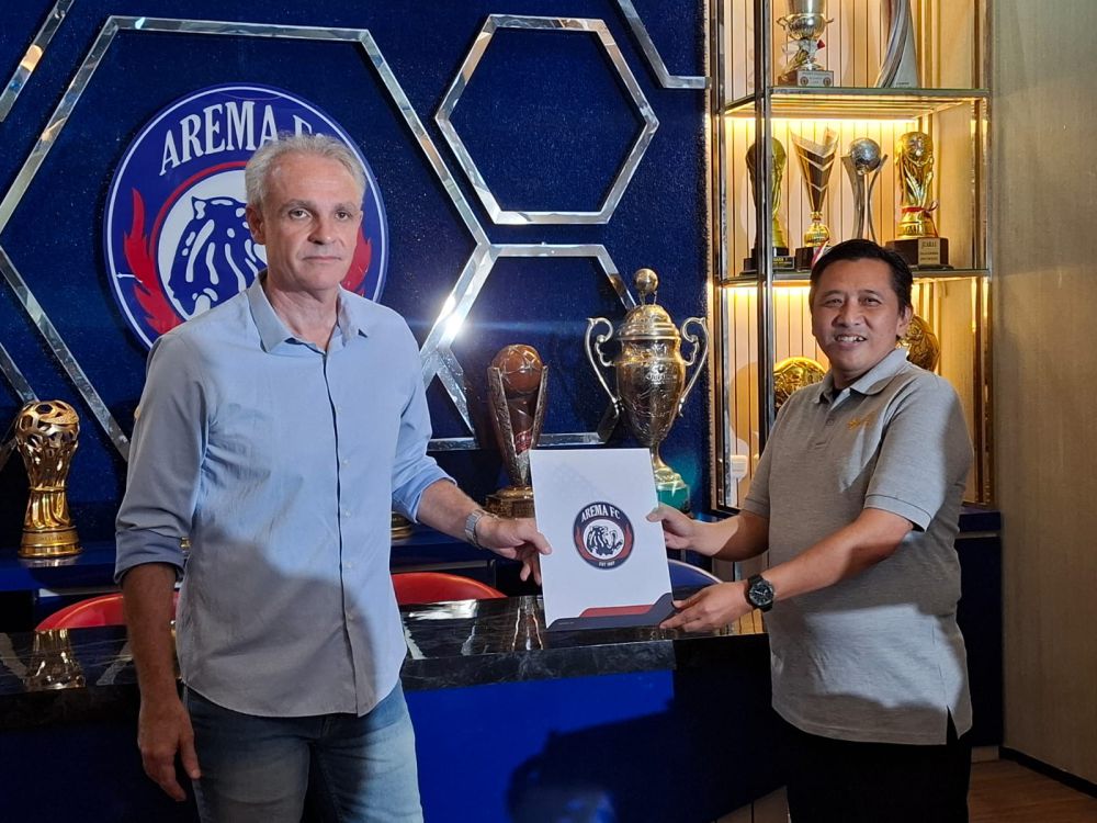 Arema FC Perkenalkan Joel Cornelli sebagai Pelatih Baru 
