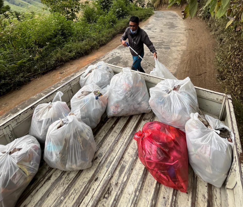 BB TNBTS Temukan 5 Ton Sampah saat Bersihkan Gunung Bromo