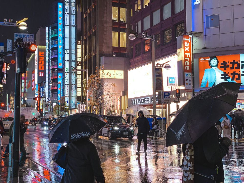 5 Alasan Seseorang Lebih Suka Jalan-jalan di Malam Hari