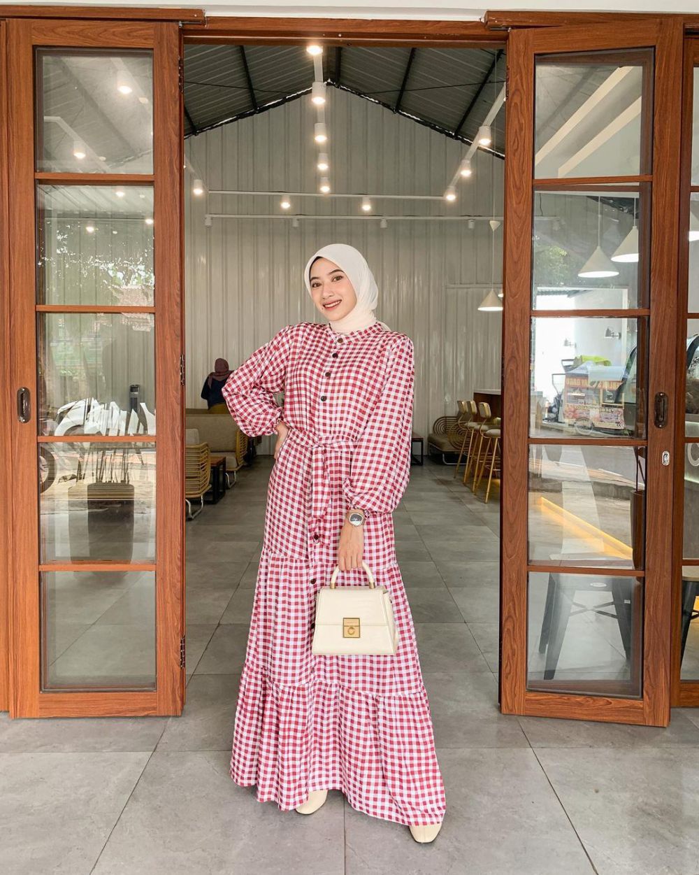 9 Inspirasi Style Hijab Cottagecore ala Rafika Rahma, Aesthetic!