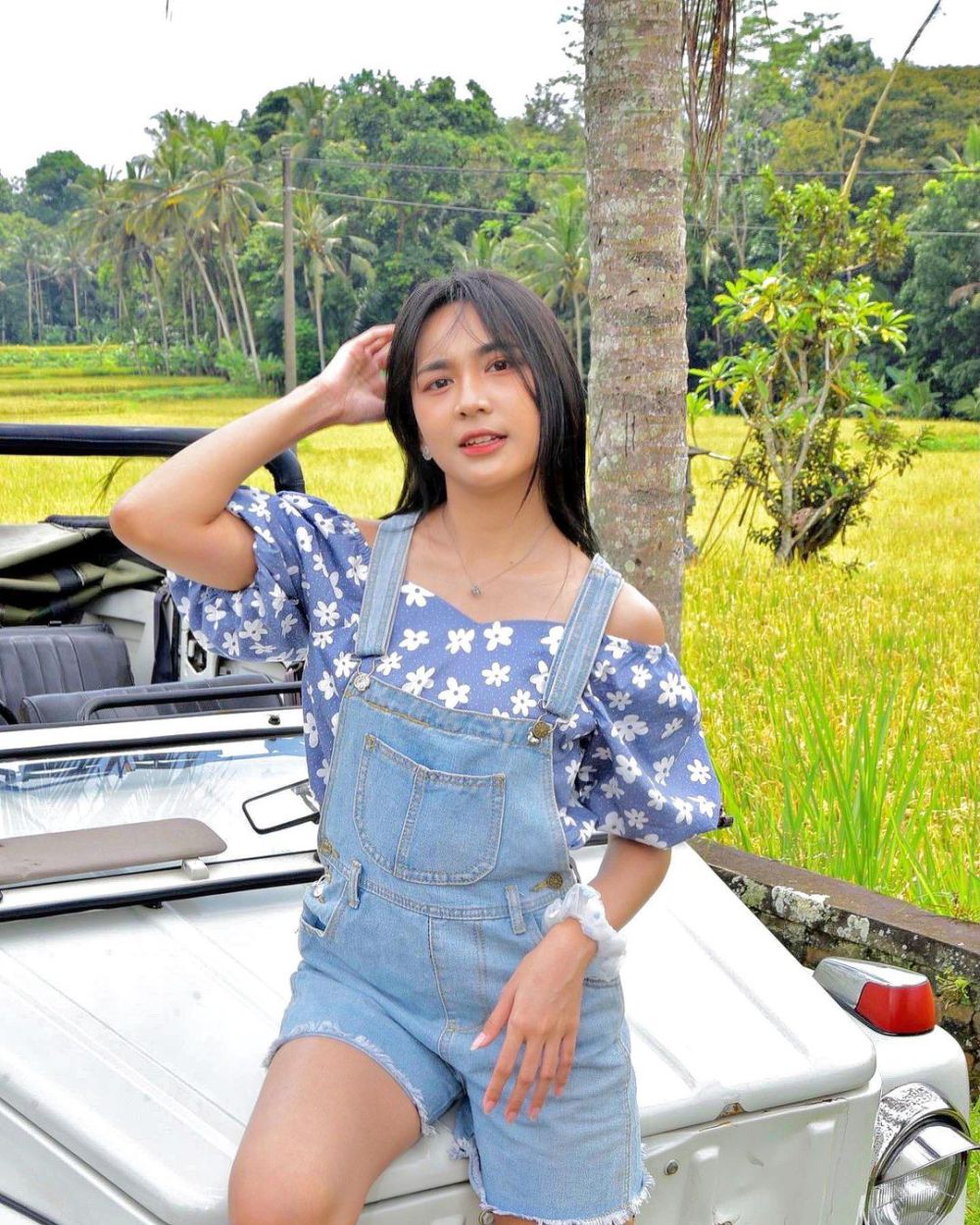 7 Ide Padu Padan Overall Denim ala Member JKT48, Cute dan Fresh!