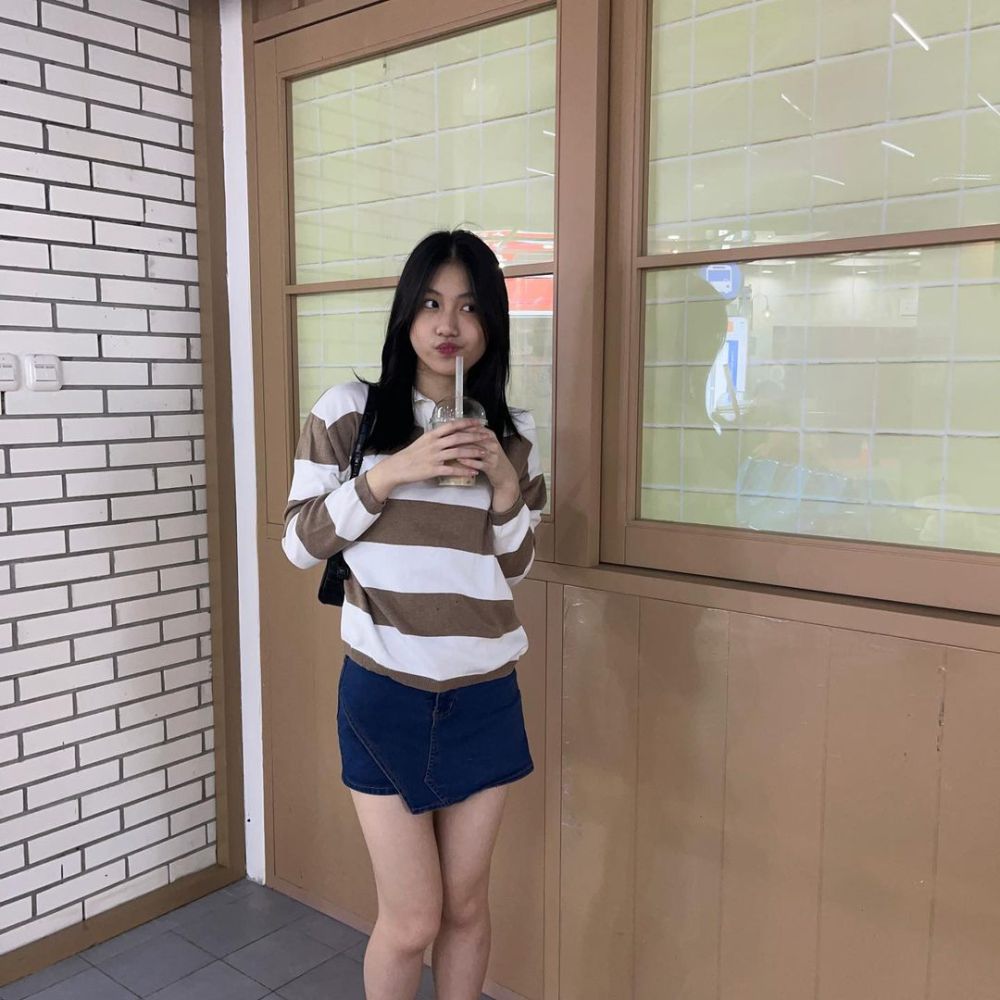 7 Referensi Outfit Kasual ala Michie JKT48, Rok Mini Jadi Andalannya!