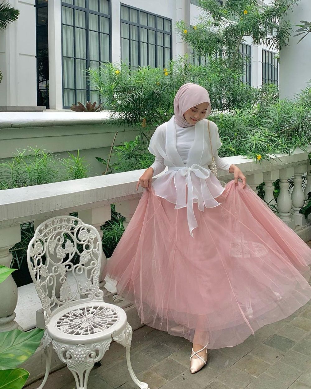 8 Ide Outfit Coquette Tema Pinky Girl ala Influencer Hijab Dian