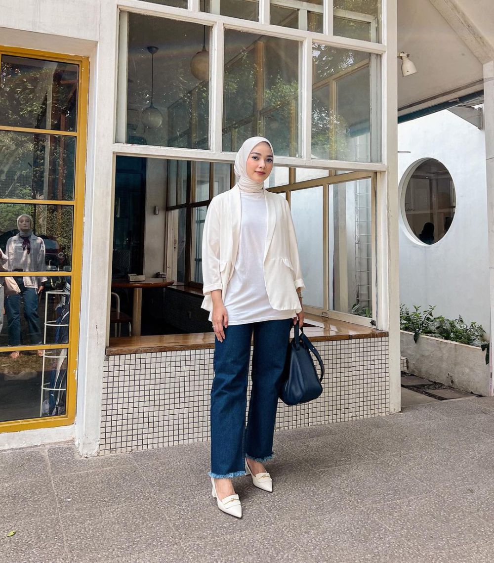 9 Ide Outfit Business Casual ala Intan Sugih, Cocok buat Ngantor!