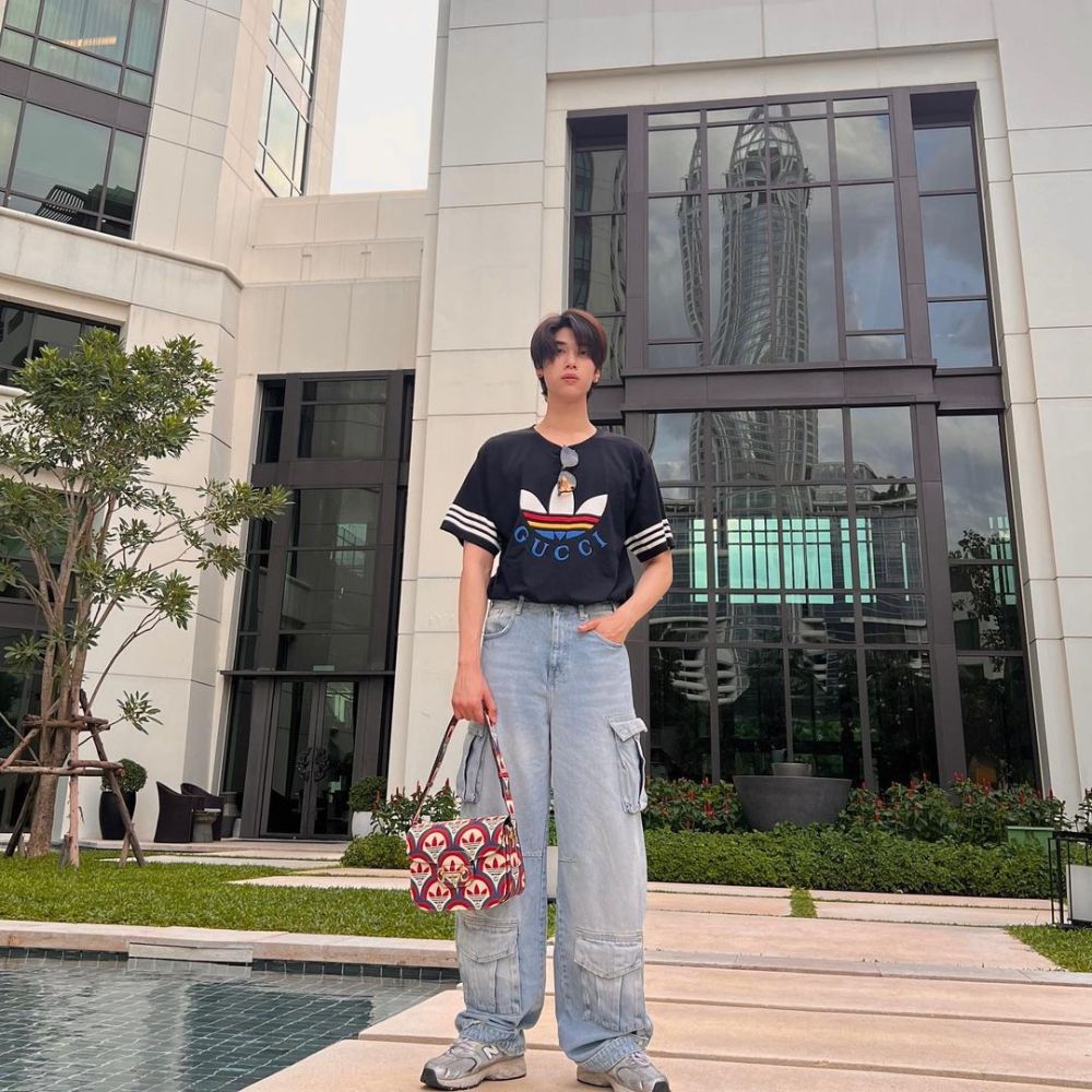 7 Inspirasi Outfit Celana Oversized ala Dunk Natachai, Berkelas!