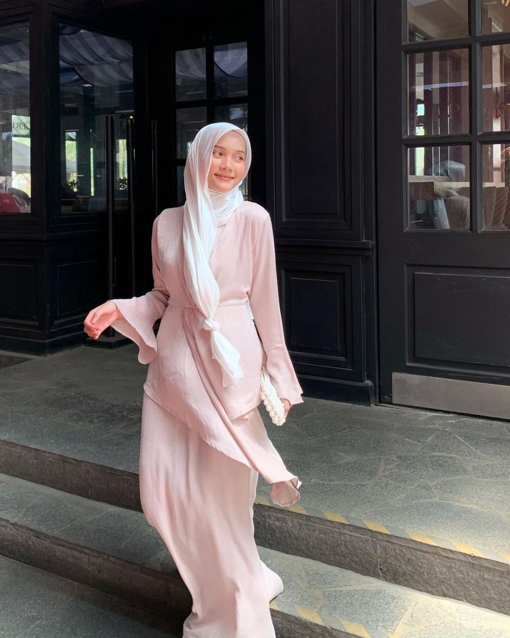 8 Ide Outfit Coquette Tema Pinky Girl ala Influencer Hijab Dian