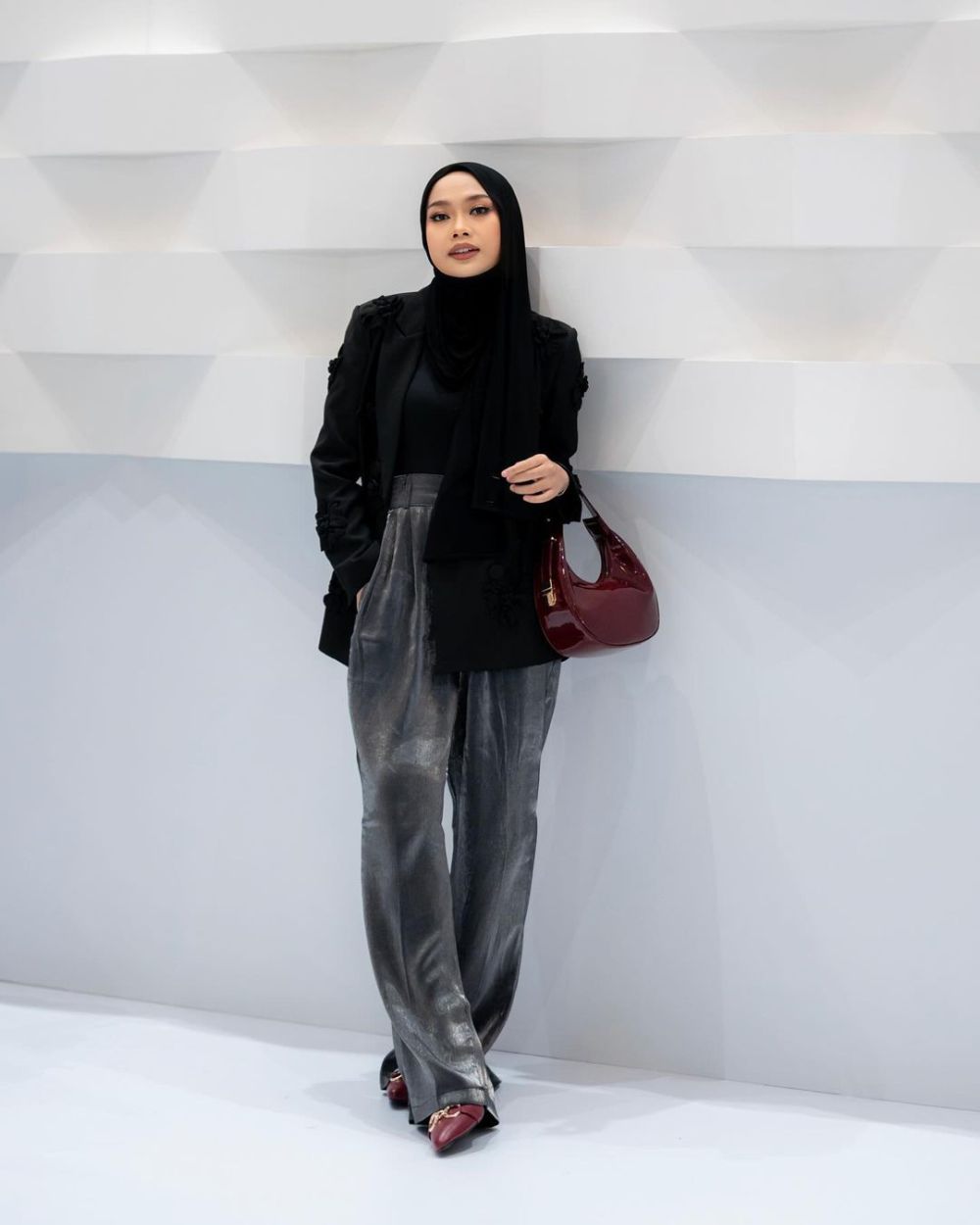 9 Referensi Hijab Office Look ala Elsya Sandria, Kekinian!