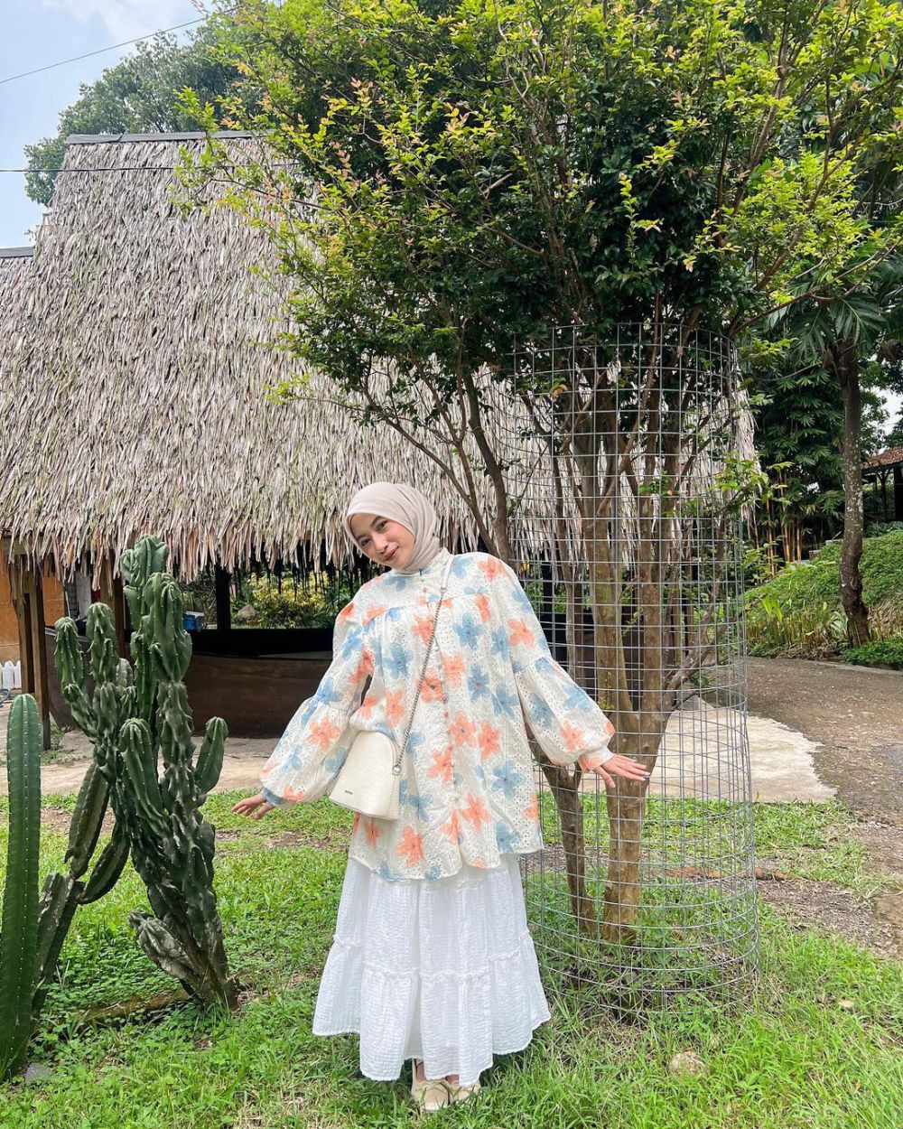 9 Inspirasi Style Hijab Cottagecore ala Rafika Rahma, Aesthetic!