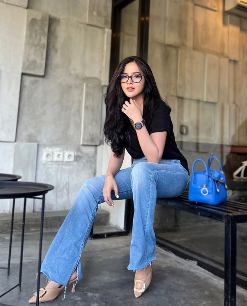 10 Inspirasi OOTD Bella Bonita, Istri Denny Caknan yang Paripurna