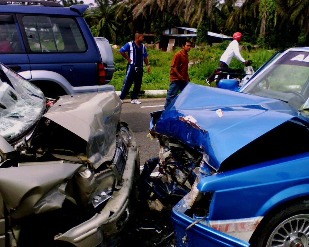 Kronologi Truk Kontainer Terguling Dan Timpa Mobil Di Jakut 0733