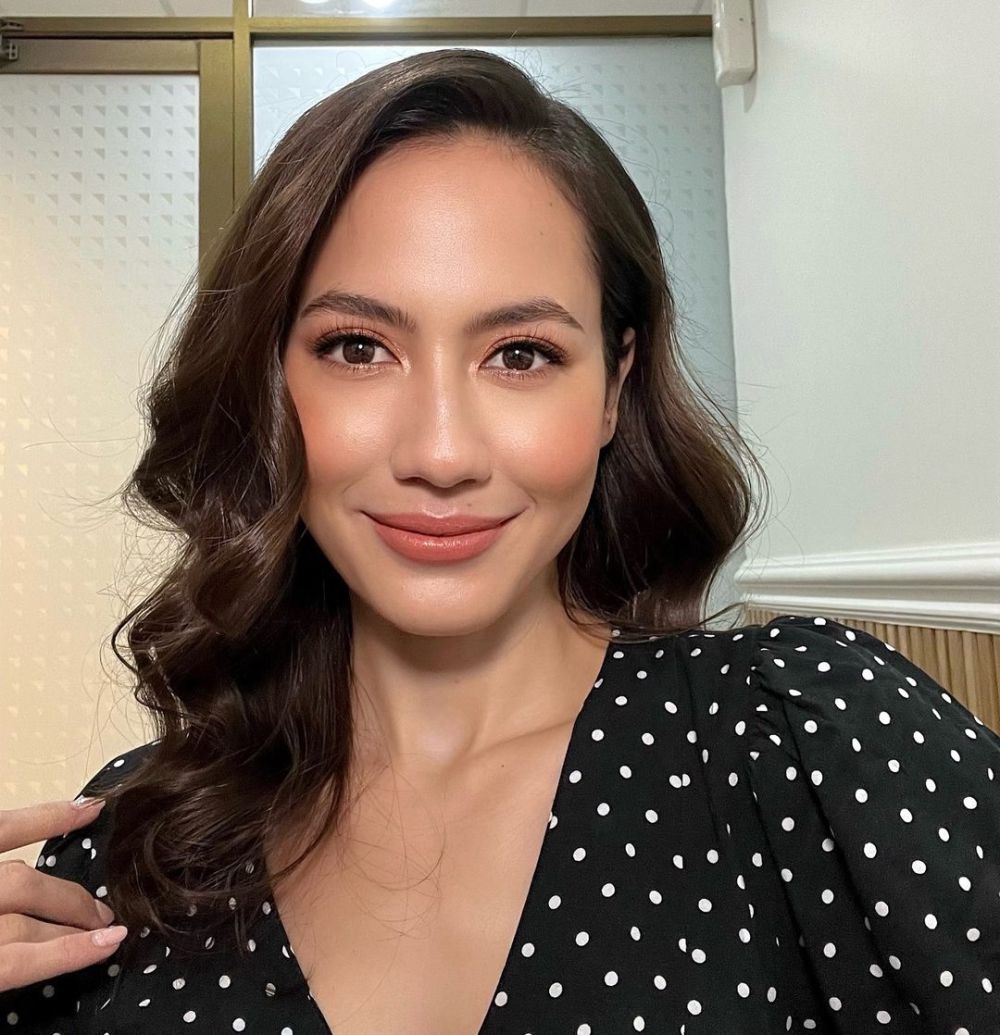 9 Inspirasi Makeup Minimalis ala Pevita Pearce, buat Daily!